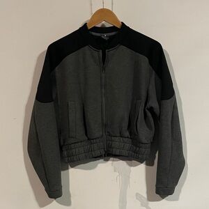 Nike Women's Gray and Black Sweatshirt